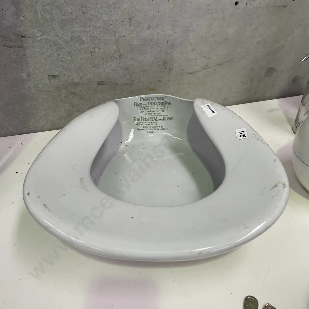 Vintage Perfection Bedpan Image 1++