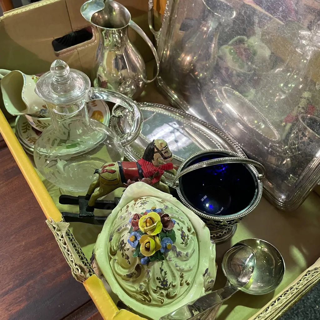 Box of Assorted Items Image 1++