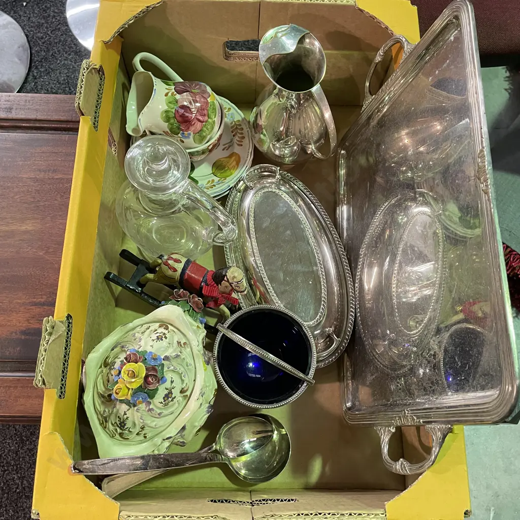Box of Assorted Items Image 1++