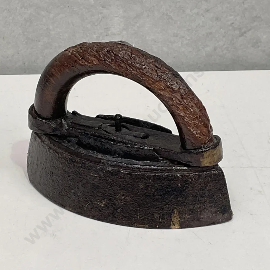 Antique Iron Image 1++