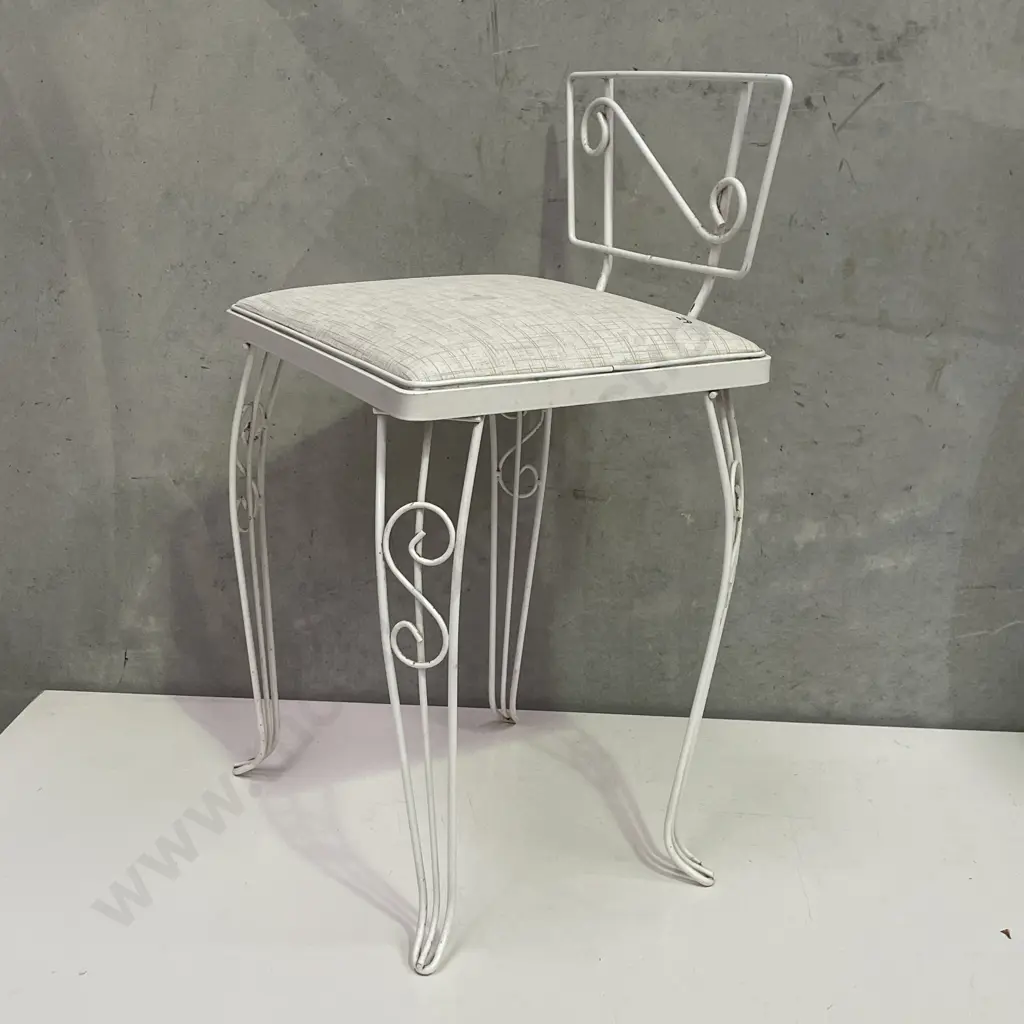 Retro Bedroom Chair Image 1++
