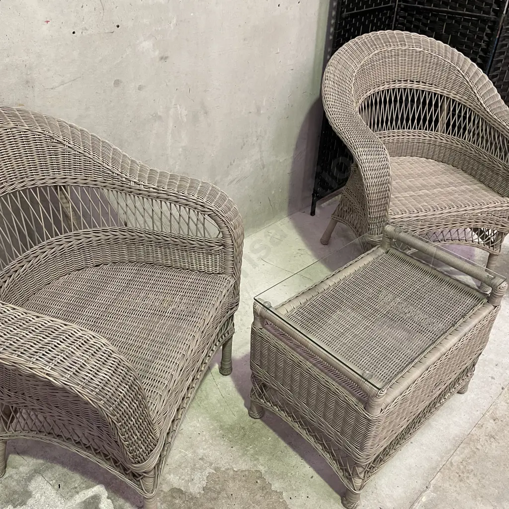 Sedex 3 Piece Patio Set. Excellent Condition Image 1++