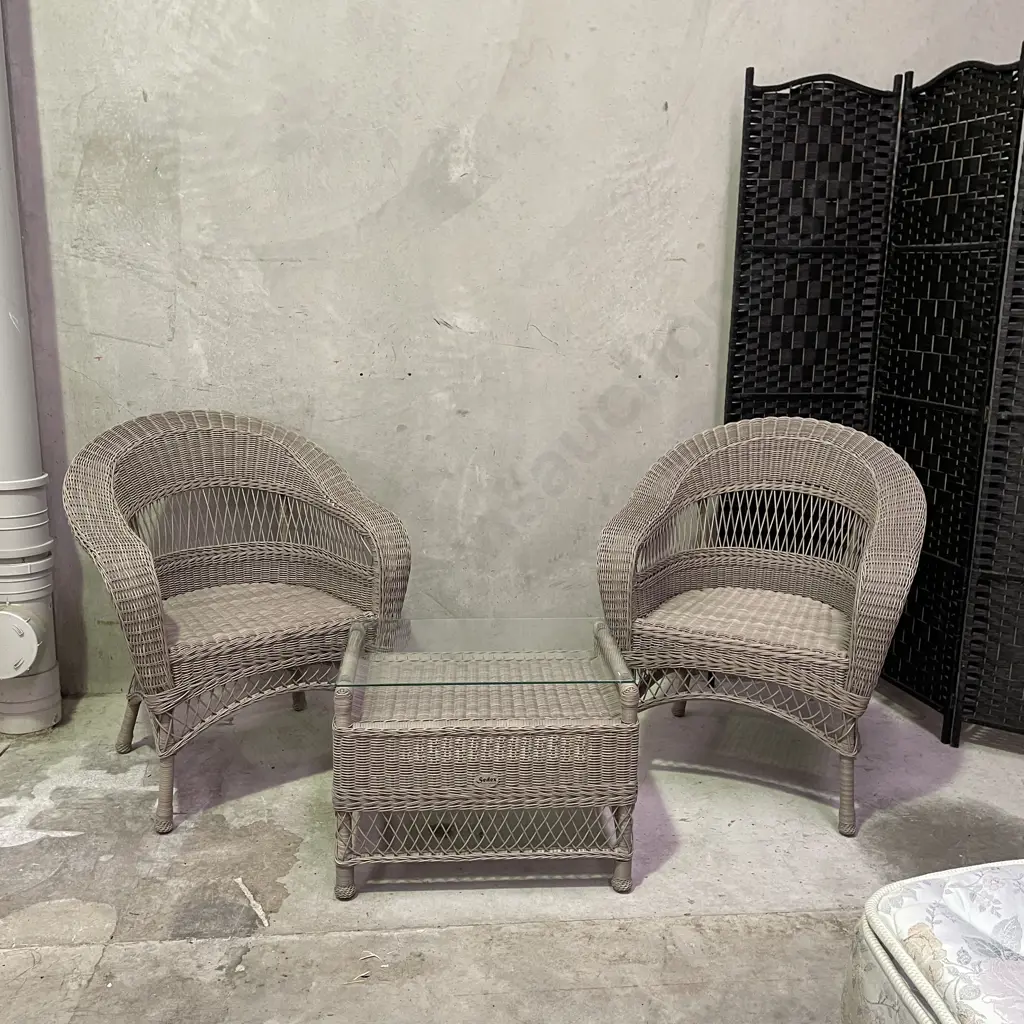 Sedex 3 Piece Patio Set. Excellent Condition Image 1++