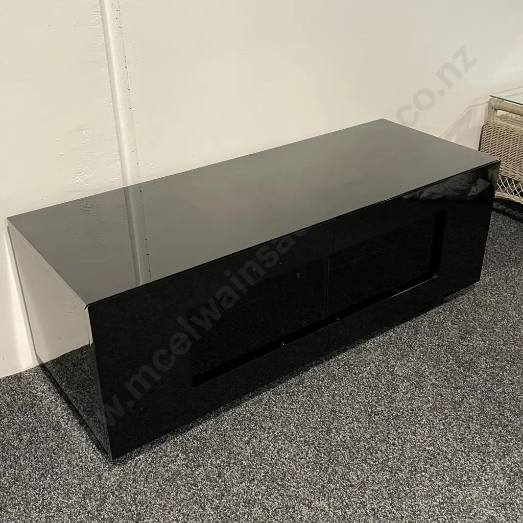 Modernist Quality High Gloss Black Laquered Entertainment Unit. Glass Inserts and Shelves Image 1++