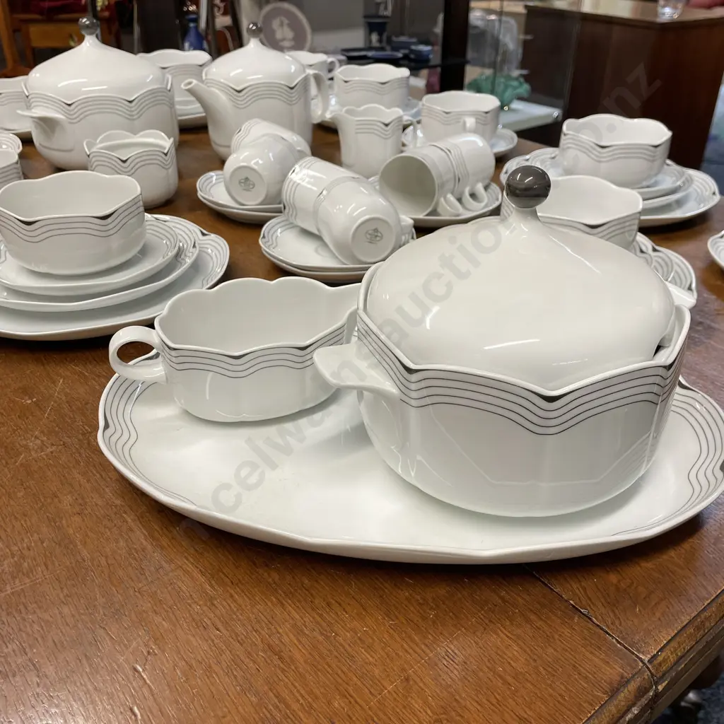 Tirschenreuth Fluer Ondula Dinner and Tea Set. Excellent Condition Image 1++