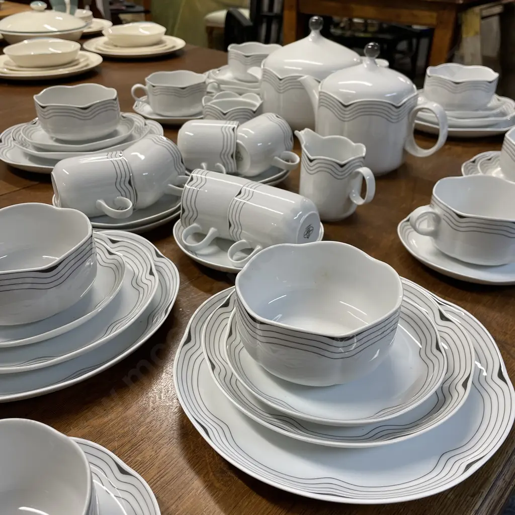 Tirschenreuth Fluer Ondula Dinner and Tea Set. Excellent Condition Image 1++