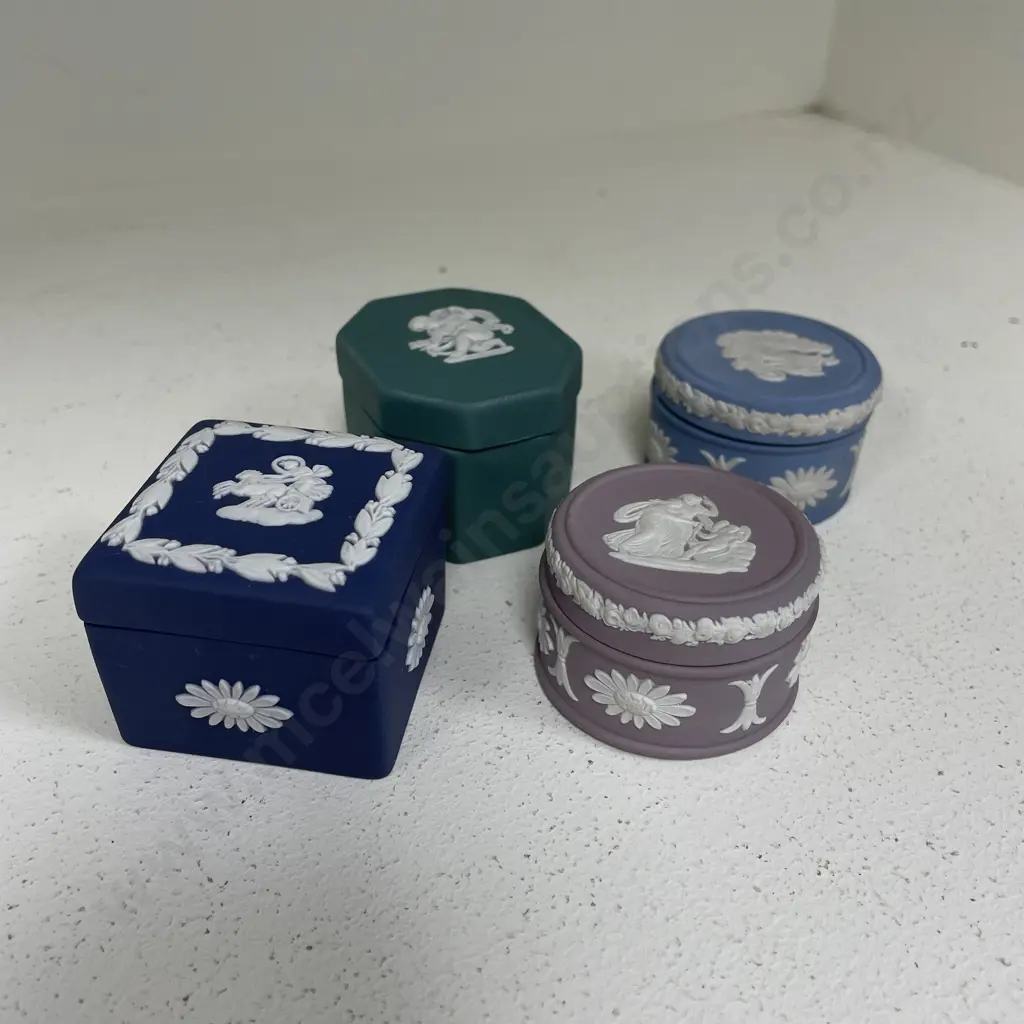 Wedgwood Jasperware Miniature lidded boxes: Spruce Green, Portland Blue, Pale Blue and Mauve colours Image 1++