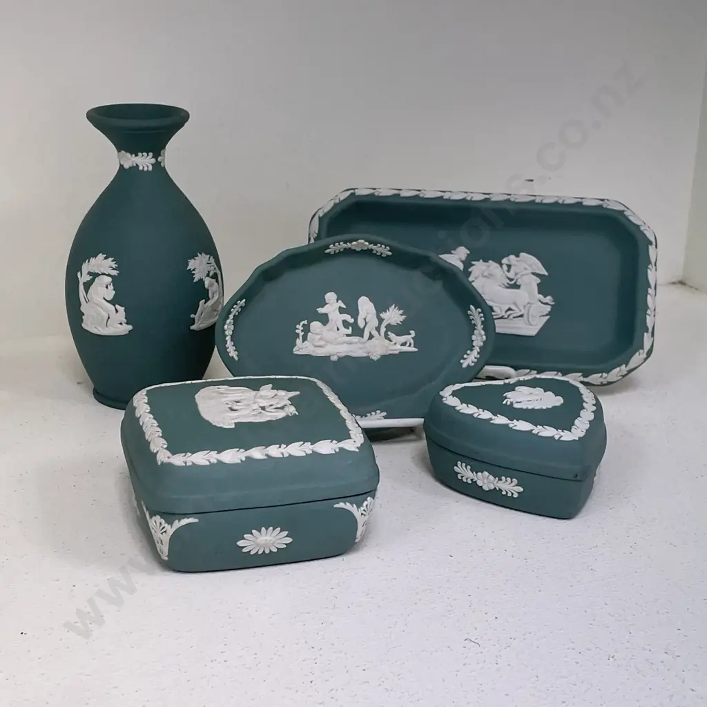 Wedgwood Jasperware Assorted Spruce Green coloured items Image 1++