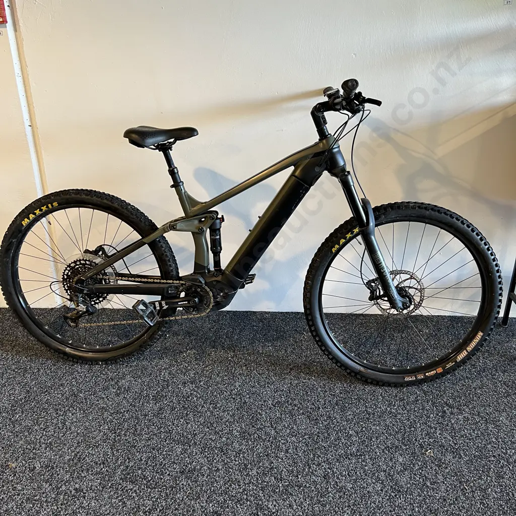 Electric Full Suspension Trek Mountain Bike Large Size, MAXXIS 29" Tyres Image 1++