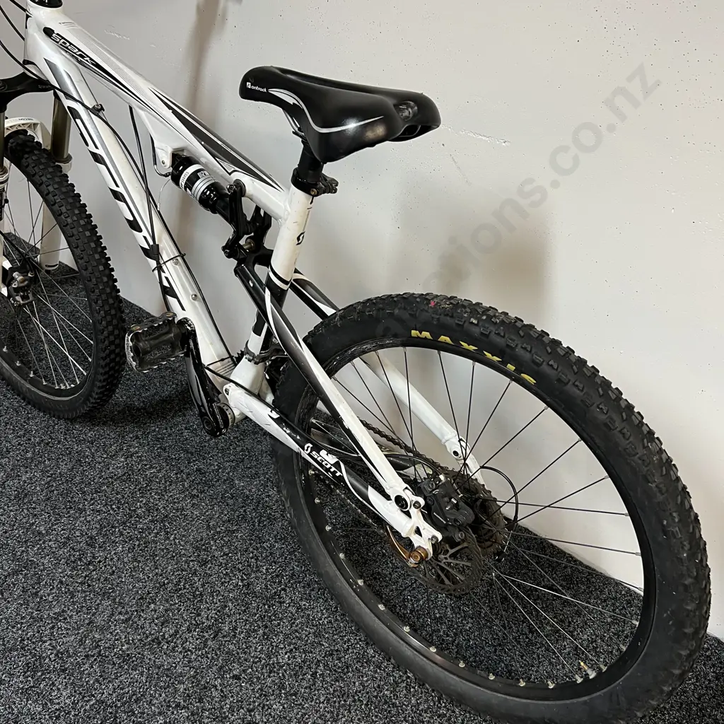 Scott Spark 50 Full Suspension Mountain Bike, Very Light Frame, Great Condition Image 1++