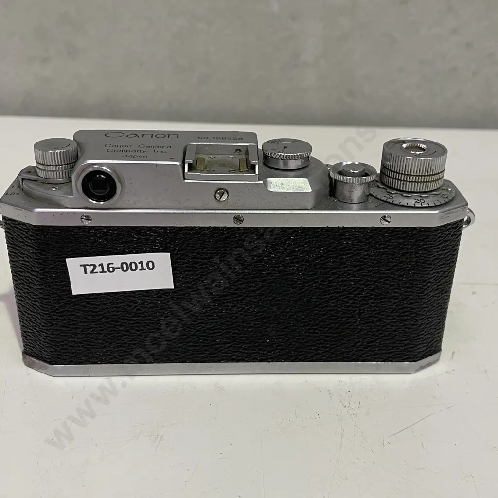Vintage Canon II D2 Camera. No 198258 Image 1++