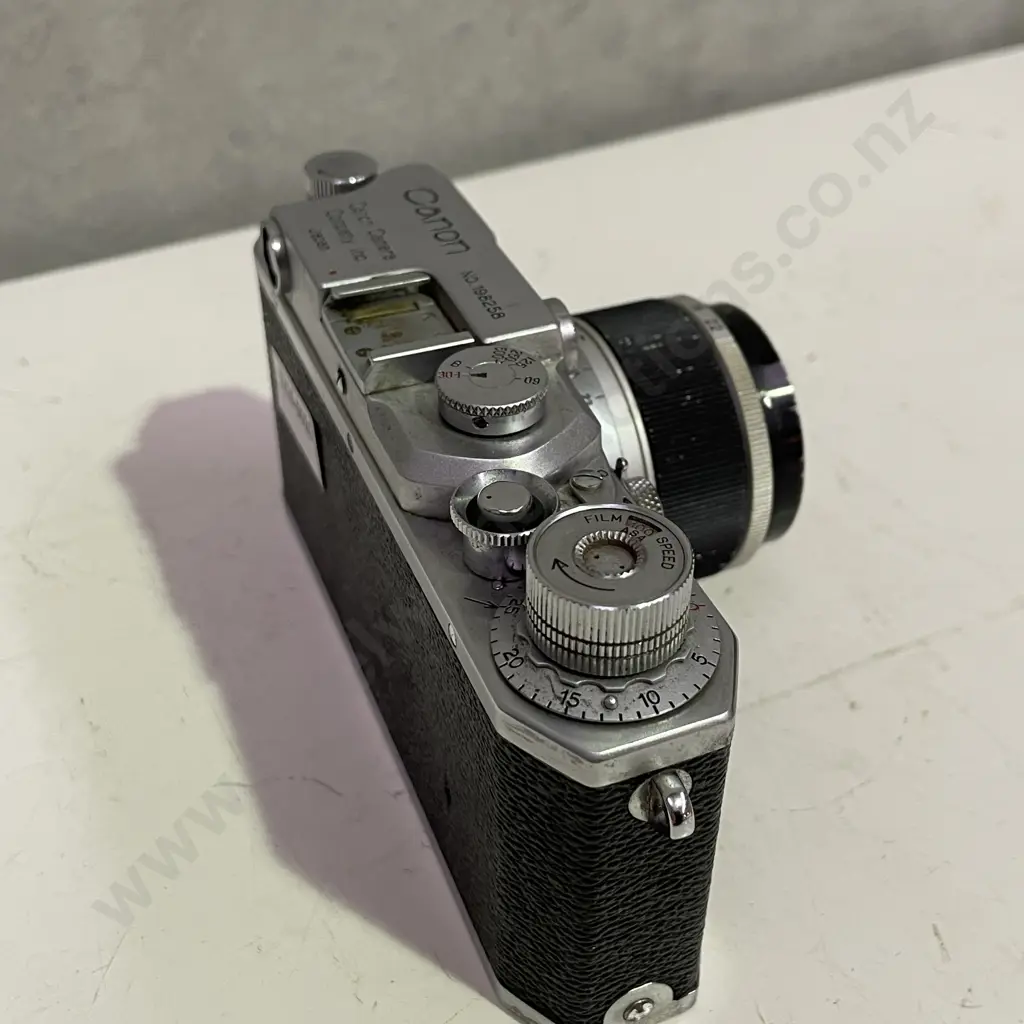 Vintage Canon II D2 Camera. No 198258 Image 1++