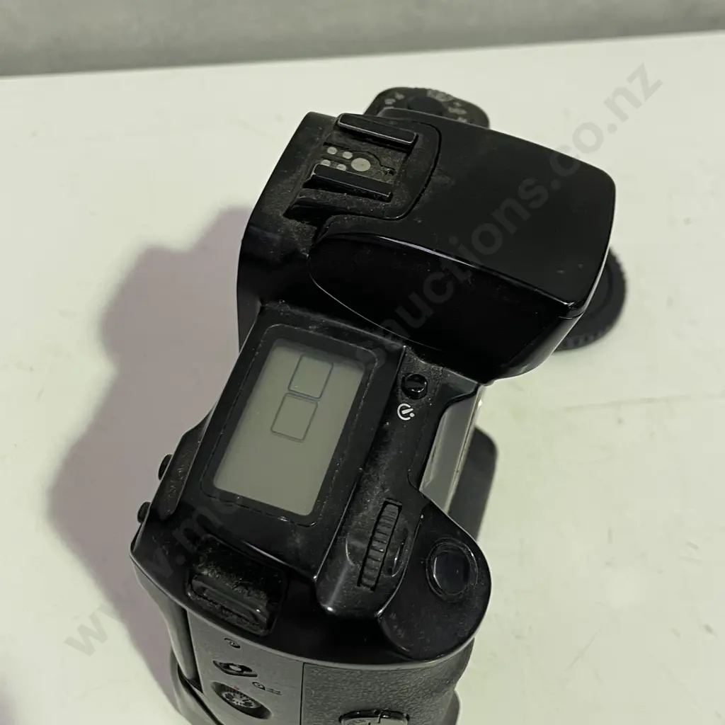 Canon EOS 5 Digital SLR Camera Image 1++