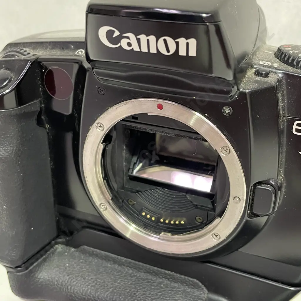 Canon EOS 5 Digital SLR Camera Image 1++