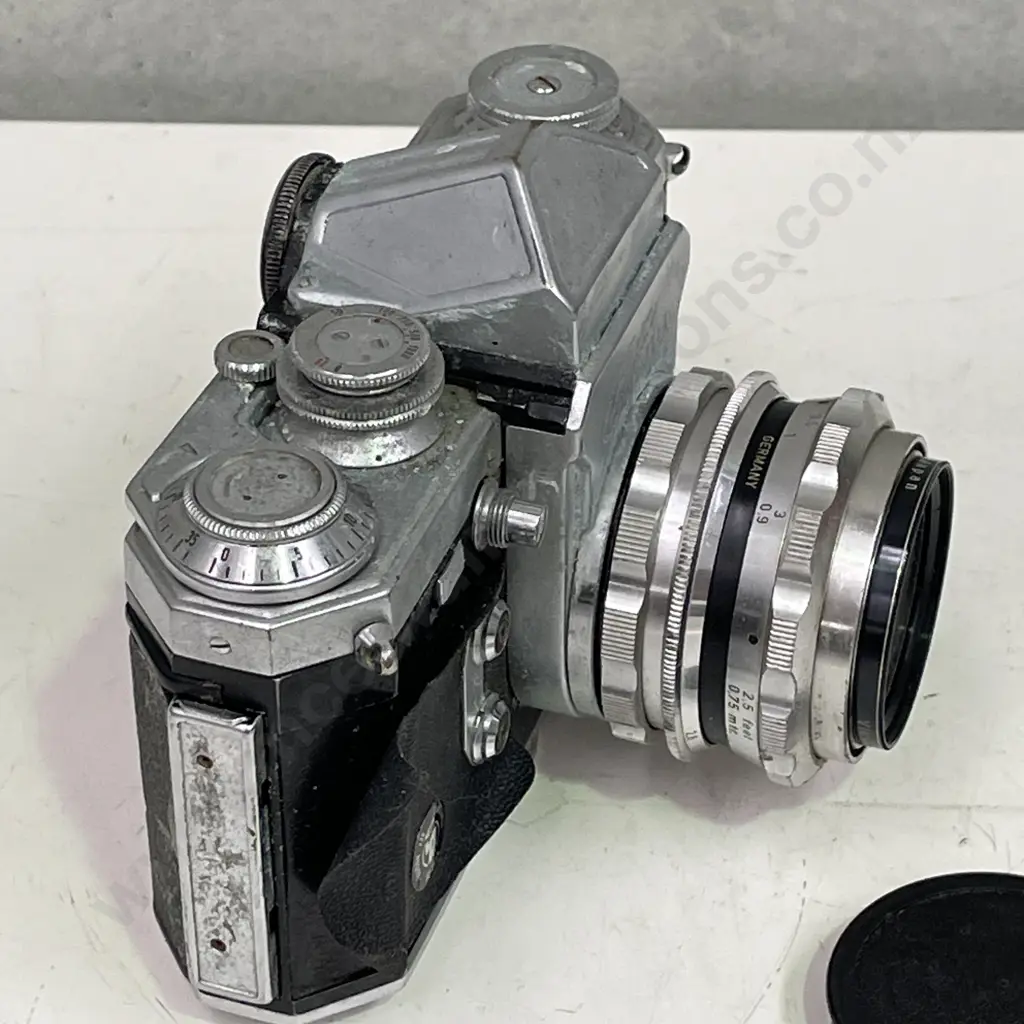 Vintage Edixa Reflex Camera with Edixa Westanar Lens. Vintage condition Image 1++