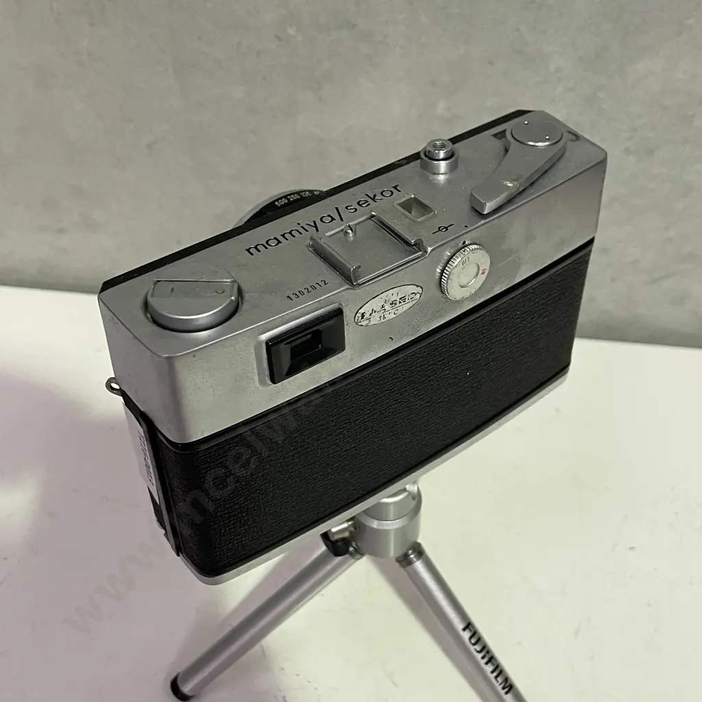 Vintage Mamiya Sekor Super Deluxe Camera 1302012, 48mm lens and Fujifilm tripod Image 1++