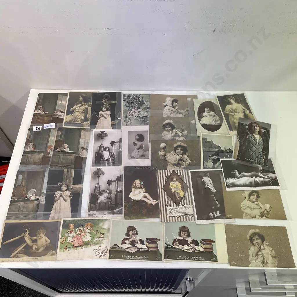 Vintage Assortment of Postcards Image 1++