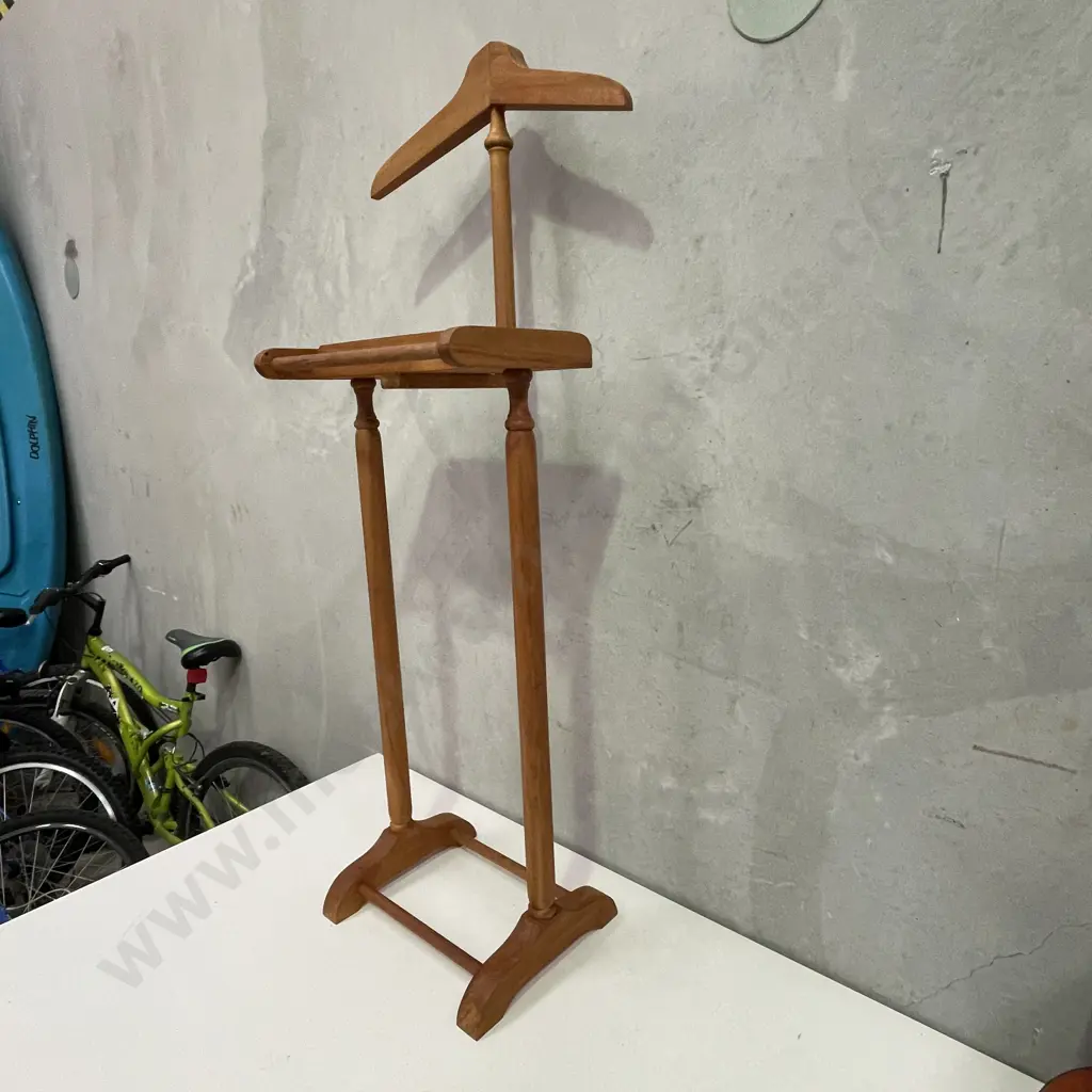 Vintage Kauri? Gentlemen's Valet Stand Image 1++