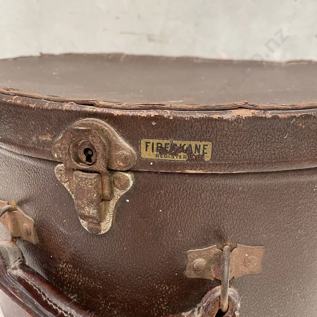 Vintage Large Hat Box Image 1++