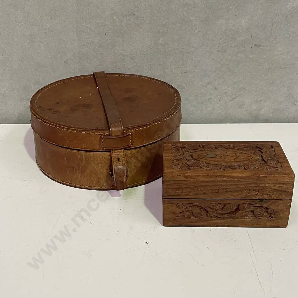 Vintage Leather Gentleman's Vanity Box with carved wooden box Image 1++