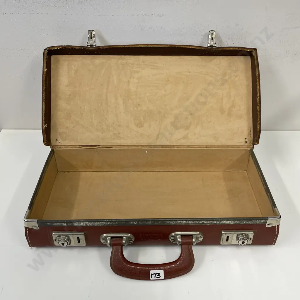 Vintage Guaranteed Genuine Hide Case Image 1++