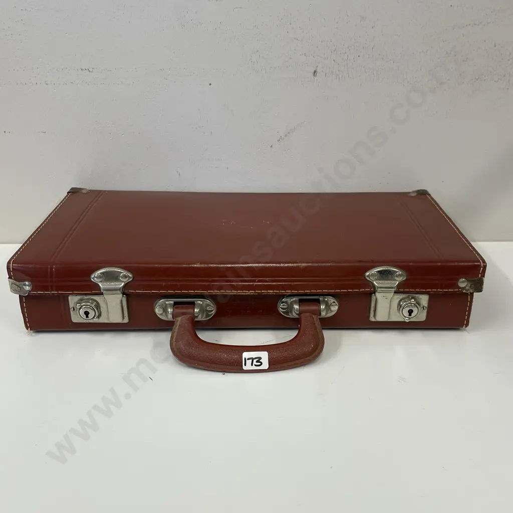 Vintage Guaranteed Genuine Hide Case Image 1++
