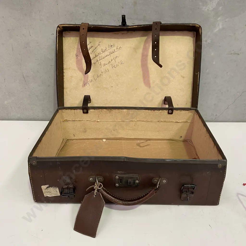 Vintage Leather Suitcase. 50 x 33cm H16cm Image 1++