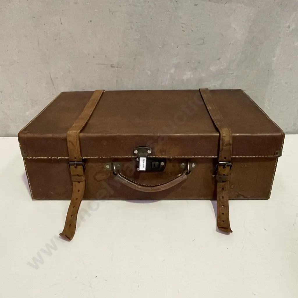 Vintage Leather Suitcase. 55 x 34cm H17cm Image 1++