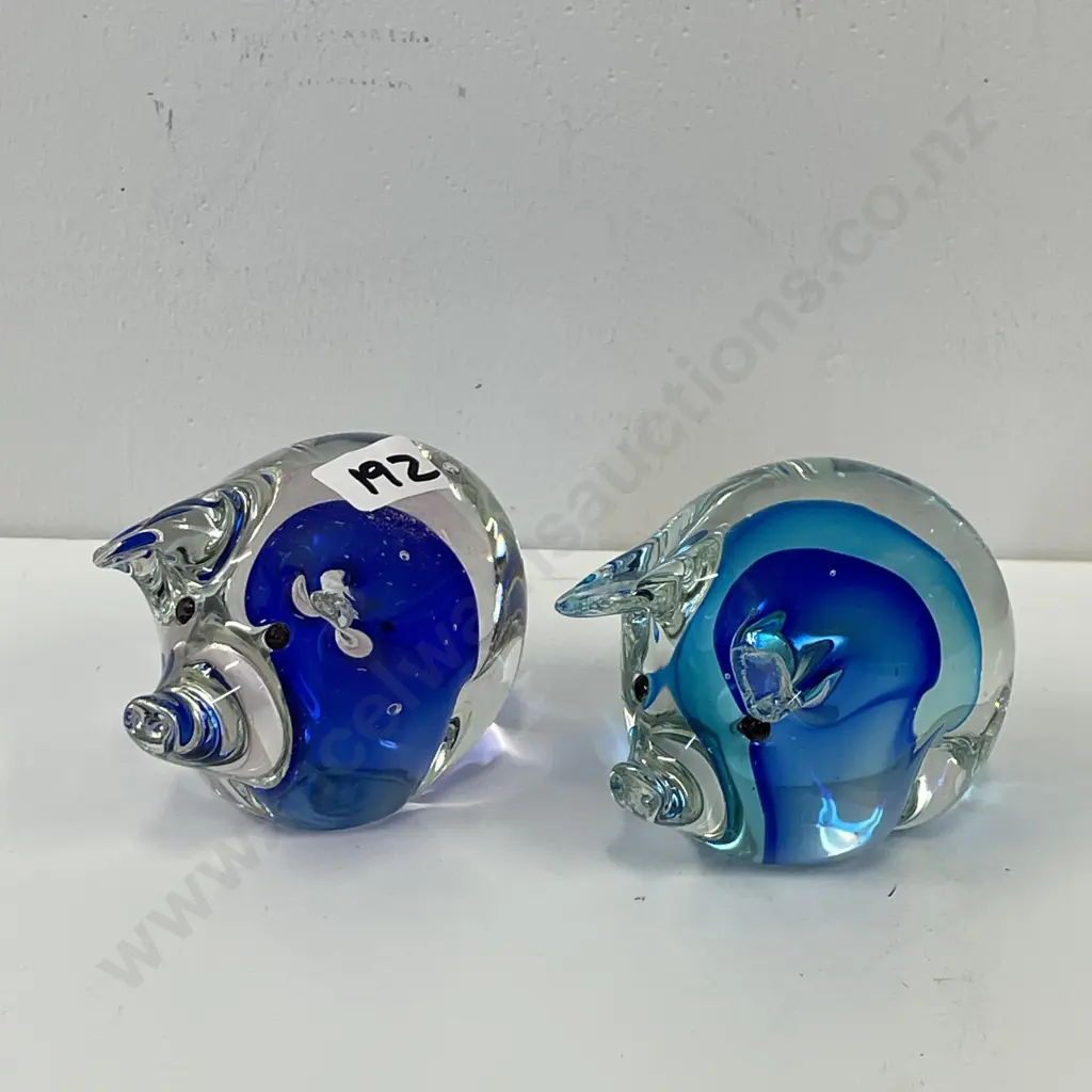 2 Smashing Art Glass Pigs Image 1++