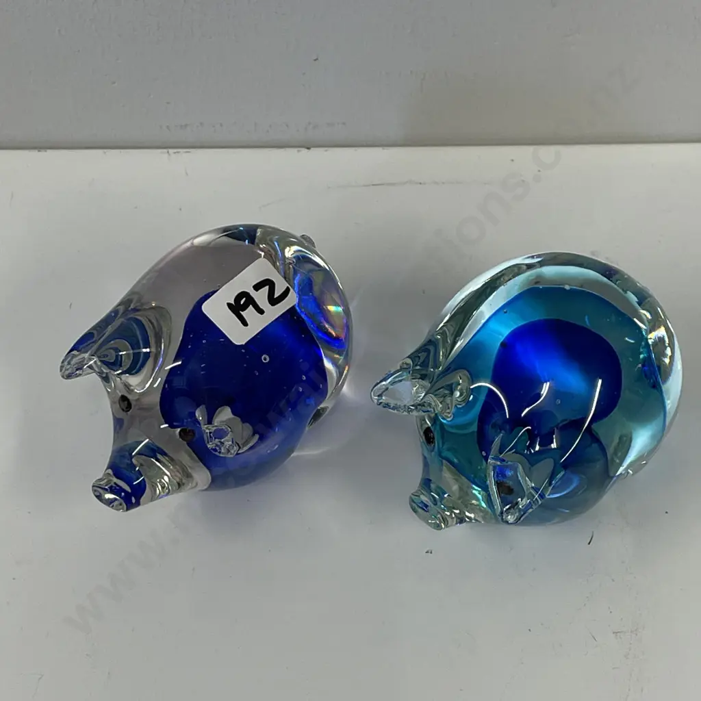 2 Smashing Art Glass Pigs Image 1++