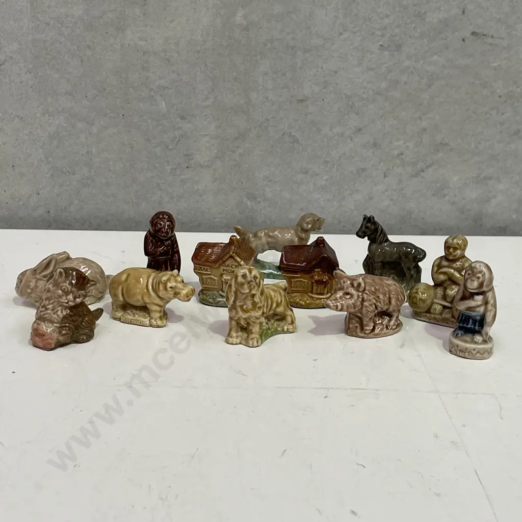 Assorted Wade Ornaments Image 1++