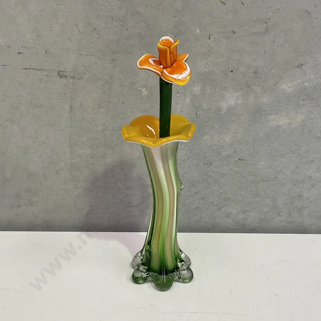 Art Glass Vase with Glass Daffodil Image 1++