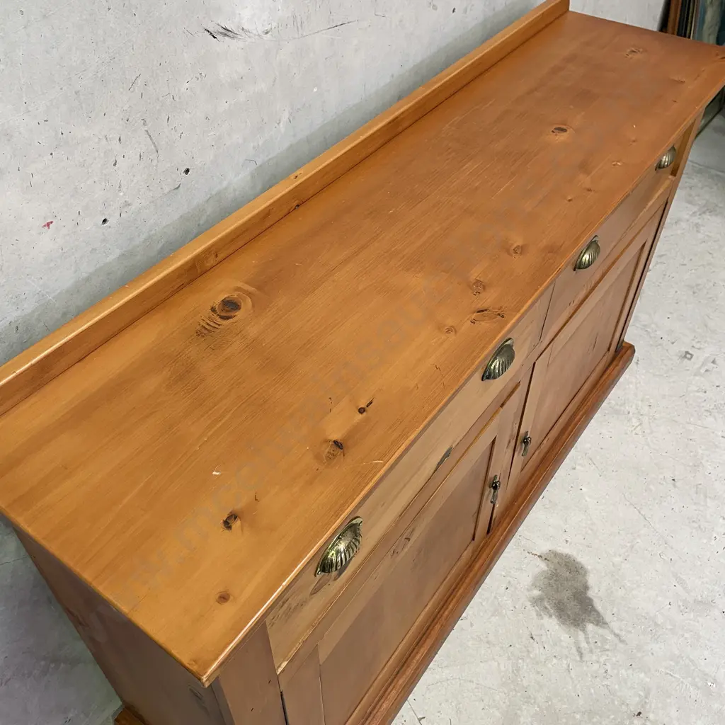 Country Furniture Co Ltd Rimu Sideboard/Buffet. 2 Door 2 Drawer, Brass Handles. H122 W150 D42cm Image 1++
