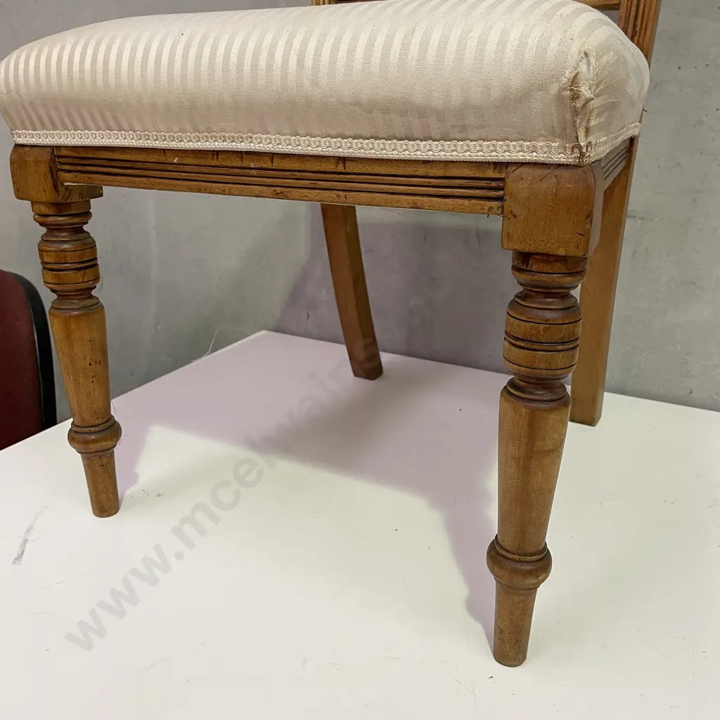 Antique Chair. Turned legs, carved back. Upholstery in vintage condition Image 1++