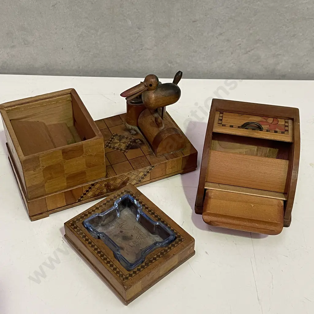Vintage Dispensing Wooden Smokers sets with concertina cigarette box Image 1++