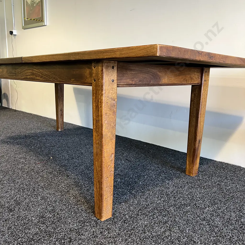 Solid Wood Rustic Farm Style 8-10 Seater extendable Dining Table. Image 1++