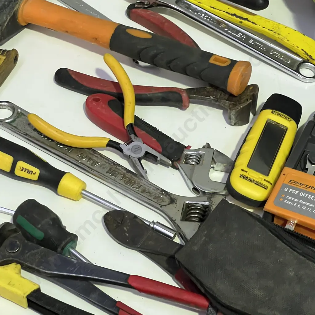 Stanley Fatmax Extreme Tool Kit with large assortment of Hand tools Image 1++