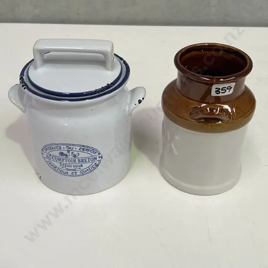 2 two-handled Pots
