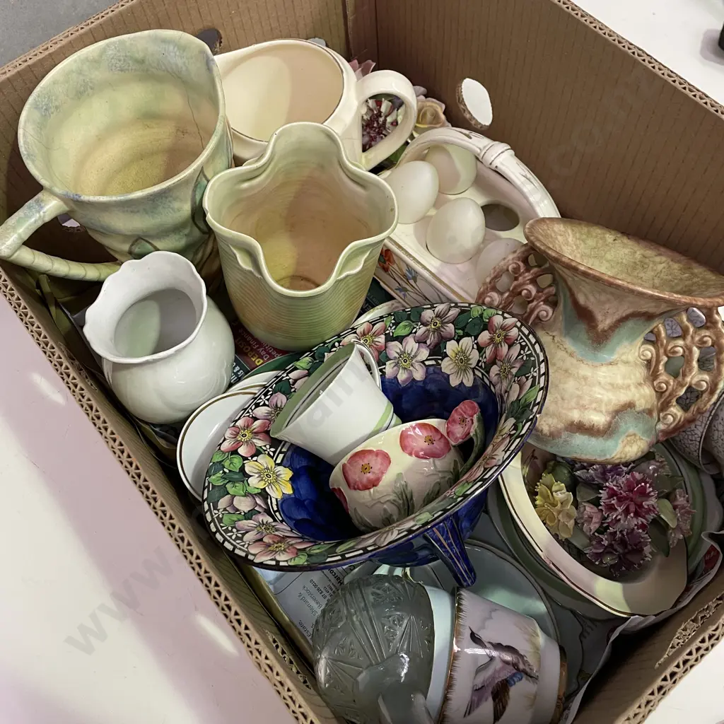 Box of Assorted Crockery Image 1++