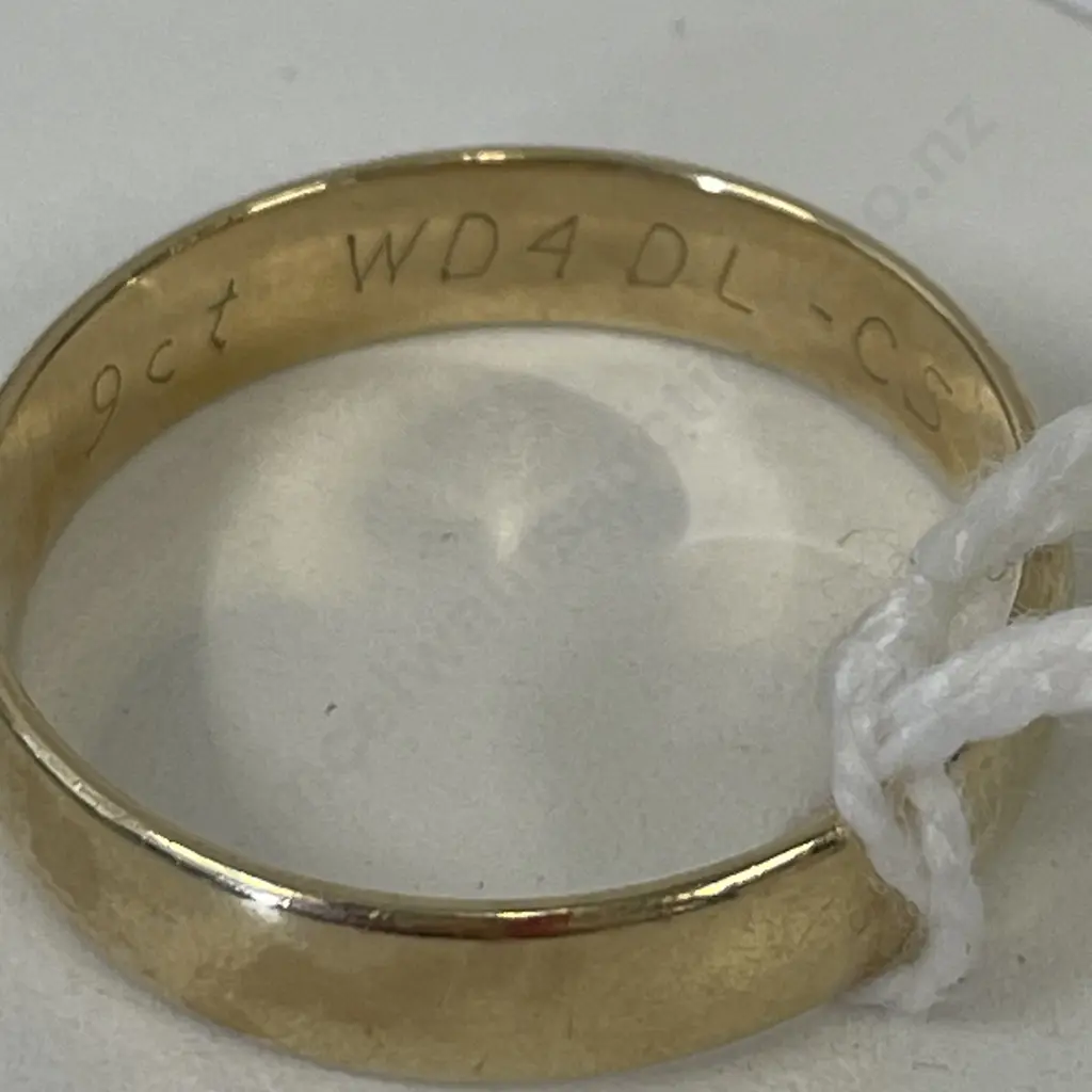 9ct Gold Wedding Band Image 1++