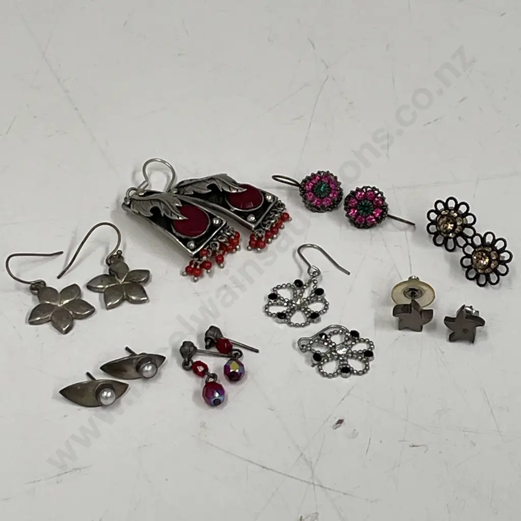Assorted Vintage Earrings Image 1++