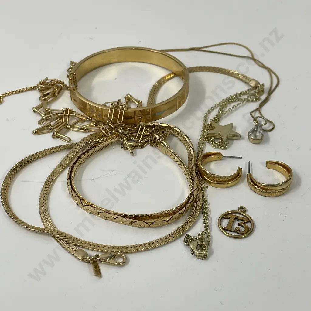 Assortment of Gold Coloured Jewellery Image 1++