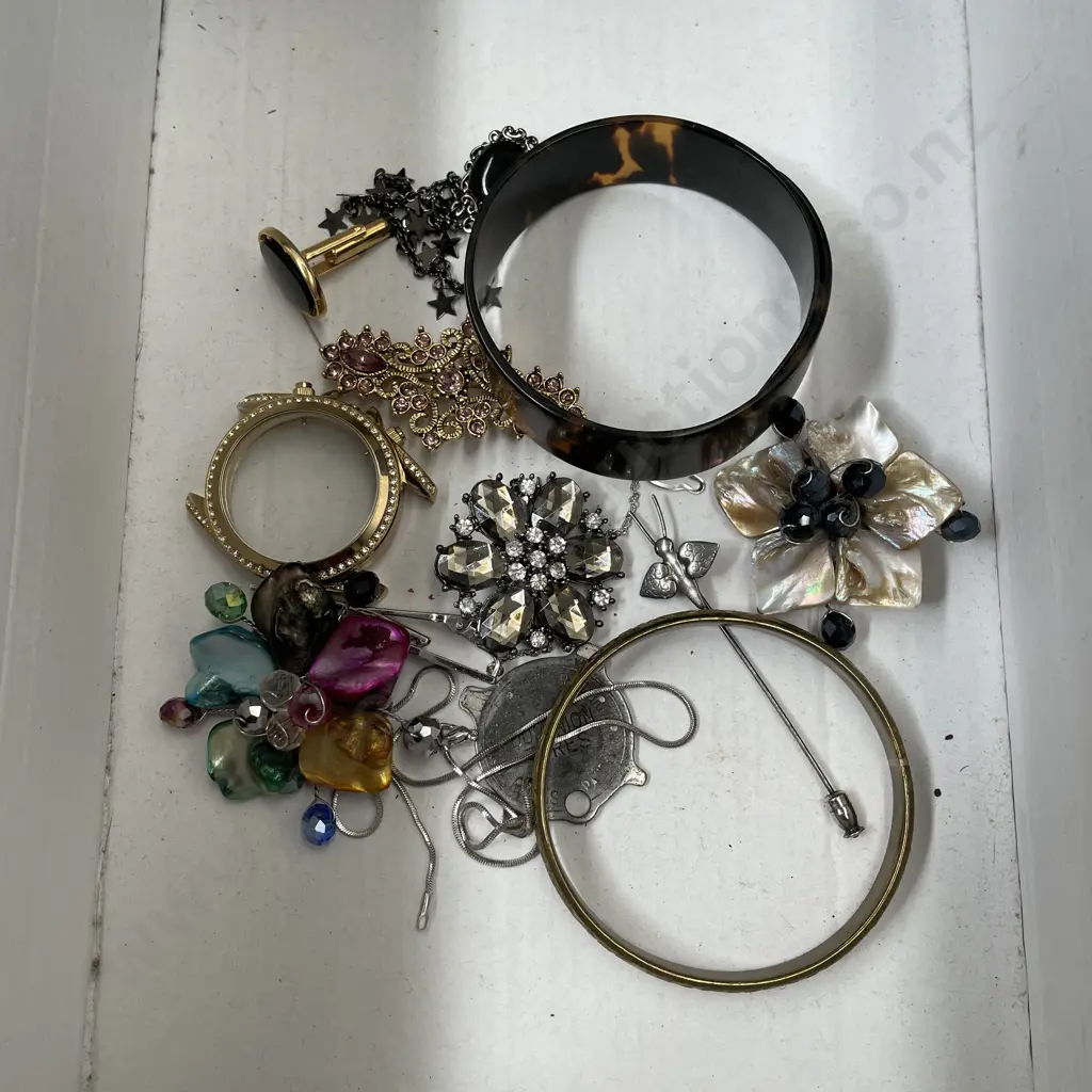 Assorted Jewellery Image 1++