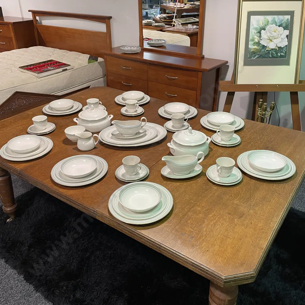 Royal Doulton "Berkshire" 8 Place Dinner Set with Extras Image 1++