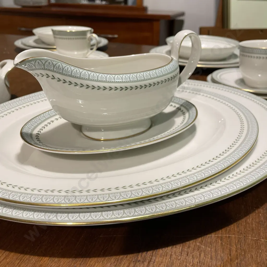 Royal Doulton "Berkshire" 8 Place Dinner Set with Extras Image 1++
