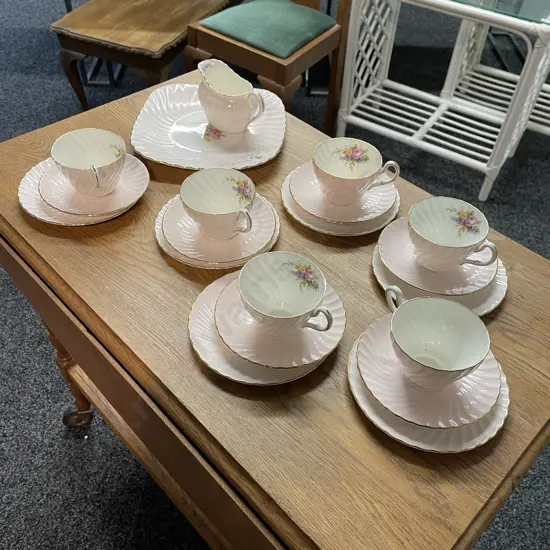 20 Piece Foley Tea Set Pink with Floral Decoration