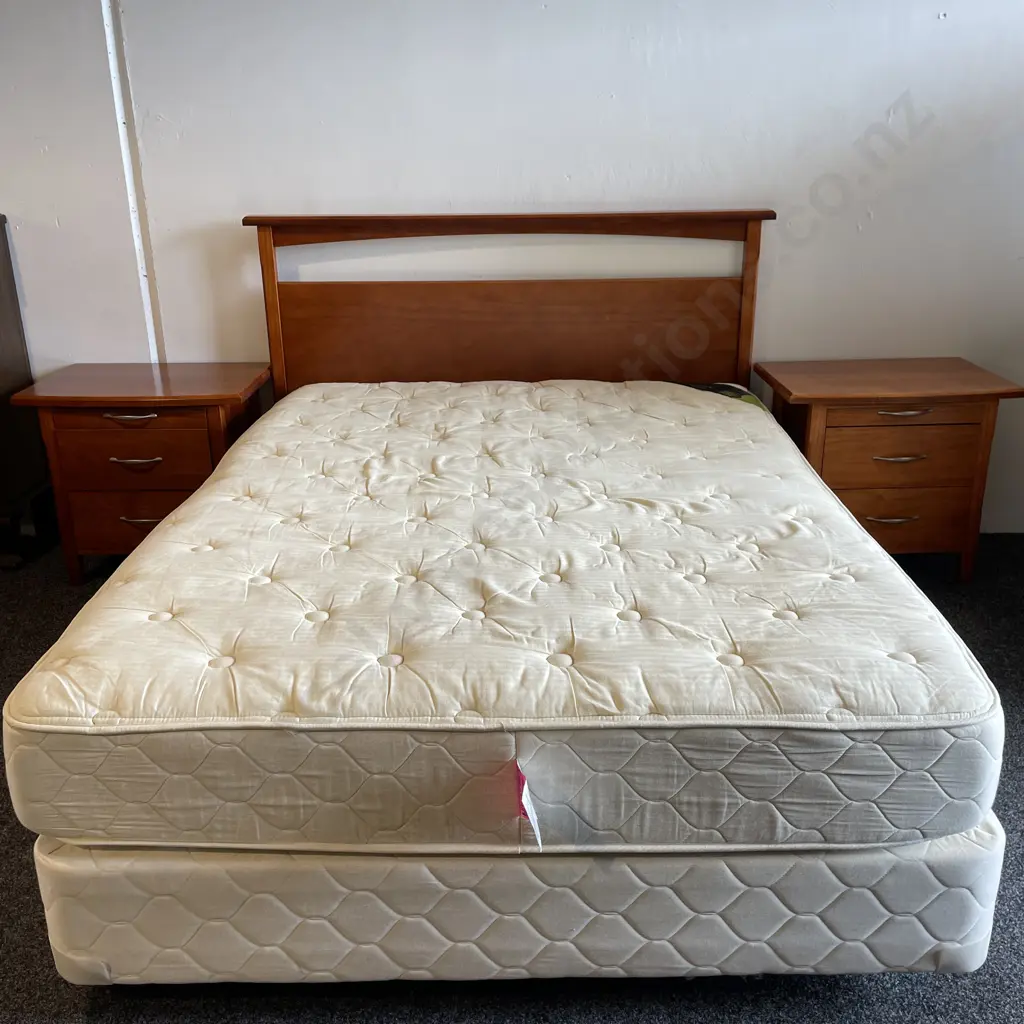 Ex Funnell's Queen Headboard with Base with Nature Sleep Alpine Mattress Image 1++