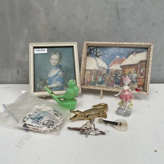 Vintage Collectables including a bag of stamps