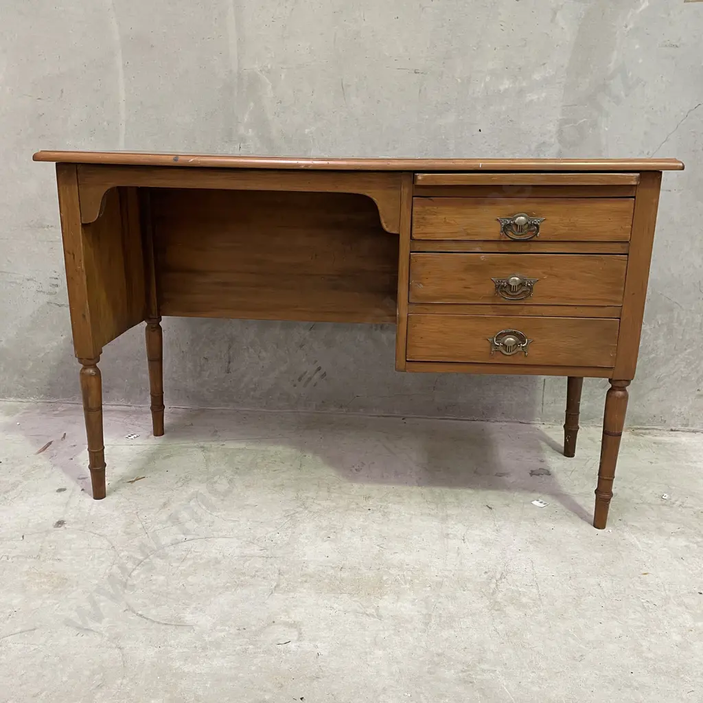 Vintage Solid Rimu Desk, 3 Drawer, Top Tray, H76 W112 D47cm Image 1++
