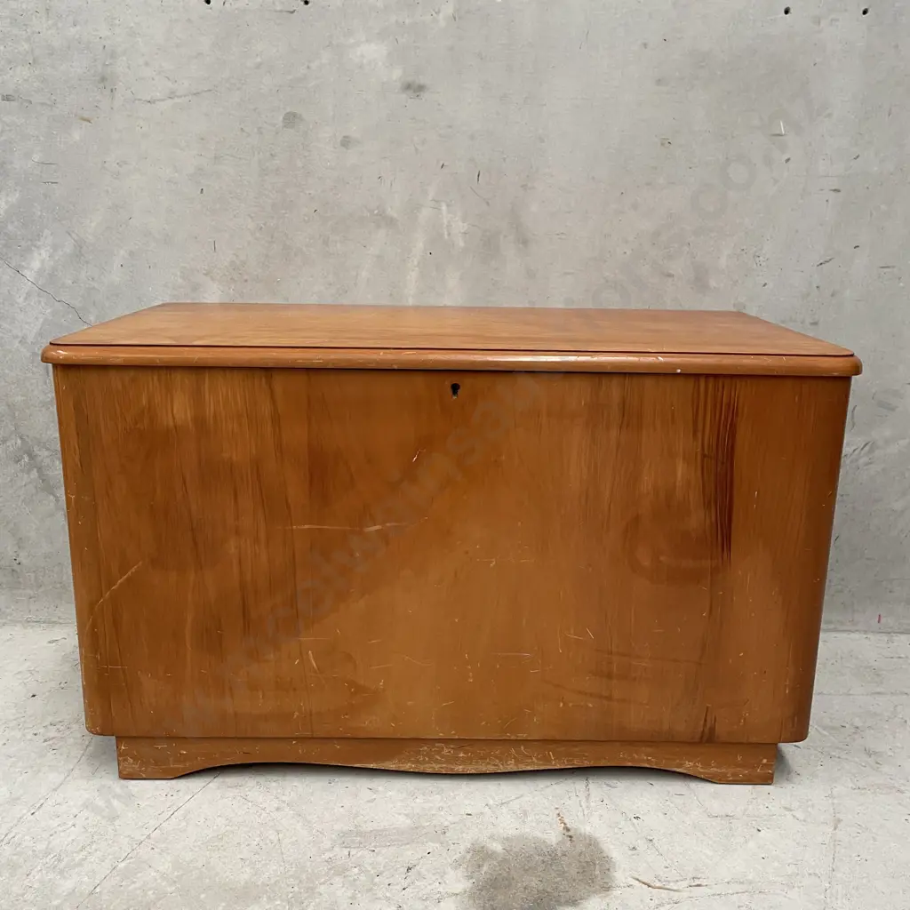VIntage Solid Wood Blanket Box with internal removal box tray. H55 W91 D46cm Image 1++